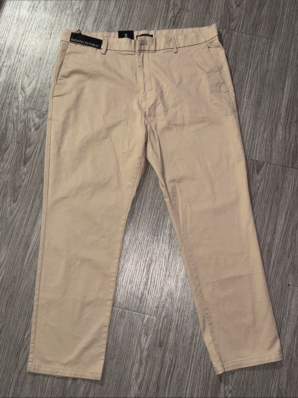 Banana Republic Men’s Chinos in Light Khaki Size 40x29